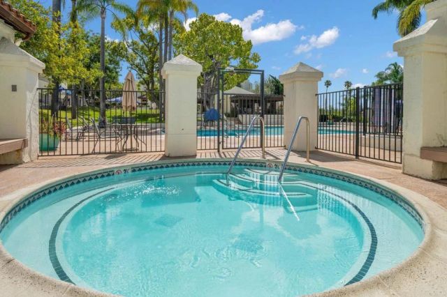 6740 Caminito Del Greco, San Diego, CA 92120