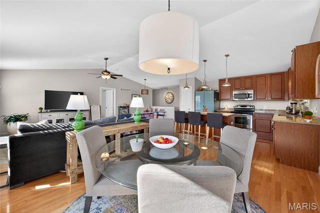 1928 Bridgecrest Crossing, St Charles, MO 63303