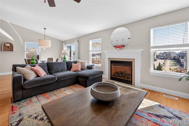 1928 Bridgecrest Crossing, St Charles, MO 63303