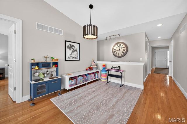 1928 Bridgecrest Crossing, St Charles, MO 63303