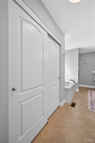 1928 Bridgecrest Crossing, St Charles, MO 63303