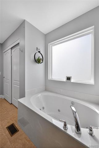 1928 Bridgecrest Crossing, St Charles, MO 63303