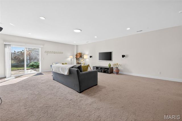 1928 Bridgecrest Crossing, St Charles, MO 63303