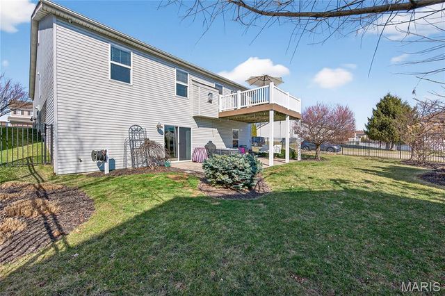 1928 Bridgecrest Crossing, St Charles, MO 63303