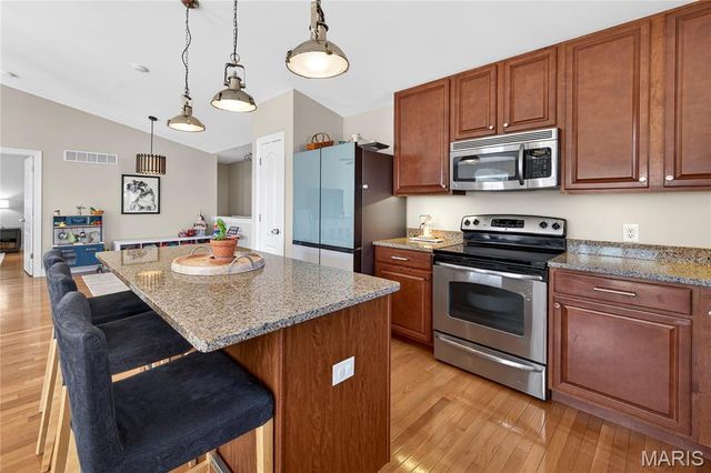 1928 Bridgecrest Crossing, St Charles, MO 63303