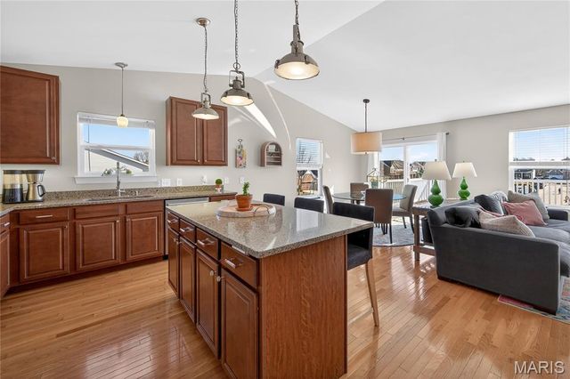 1928 Bridgecrest Crossing, St Charles, MO 63303