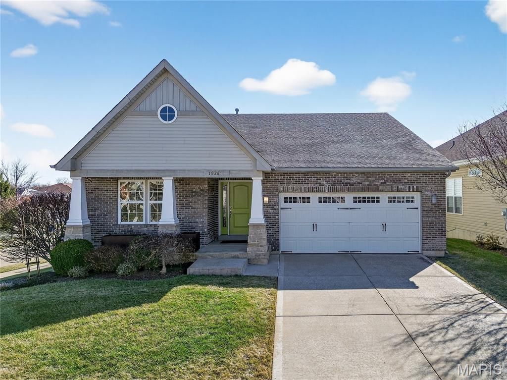 1928 Bridgecrest Crossing, St Charles, MO 63303