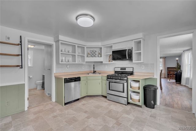 15 Seneca Pksd, Buffalo, NY 14210