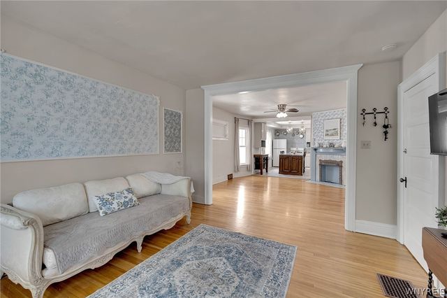 15 Seneca Pksd, Buffalo, NY 14210
