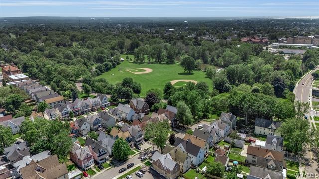 15 Seneca Pksd, Buffalo, NY 14210