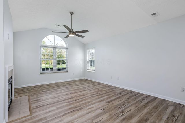 3820 Falls Circle Drive, Hilliard, OH 43026