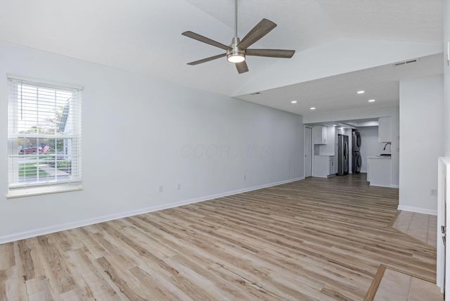 3820 Falls Circle Drive, Hilliard, OH 43026