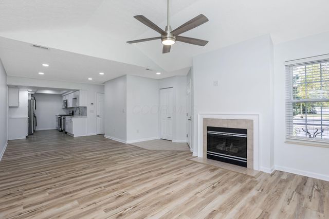 3820 Falls Circle Drive, Hilliard, OH 43026