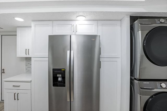 3820 Falls Circle Drive, Hilliard, OH 43026