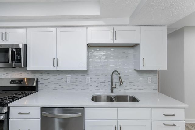 3820 Falls Circle Drive, Hilliard, OH 43026