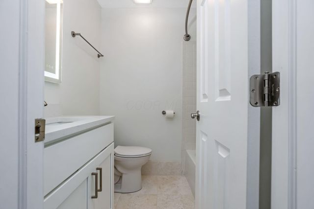 3820 Falls Circle Drive, Hilliard, OH 43026