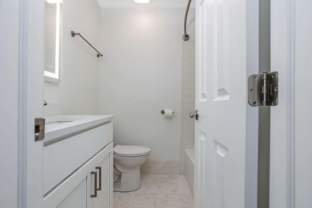 3820 Falls Circle Drive, Hilliard, OH 43026