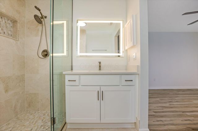 3820 Falls Circle Drive, Hilliard, OH 43026