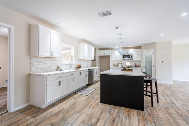 803 Sinclair Ave, Midland, TX 79705