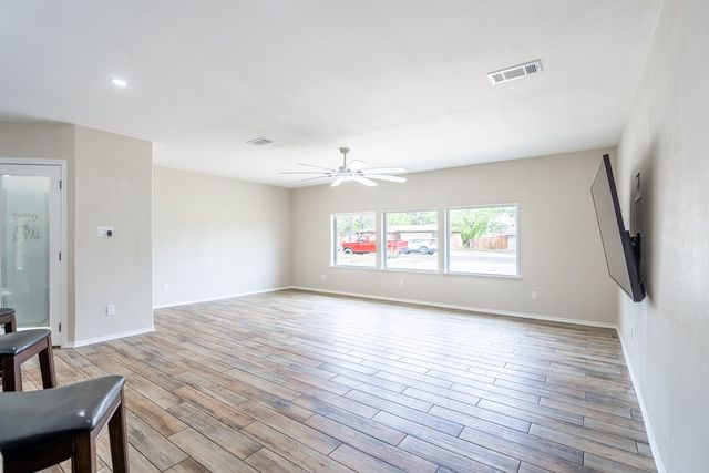 803 Sinclair Ave, Midland, TX 79705