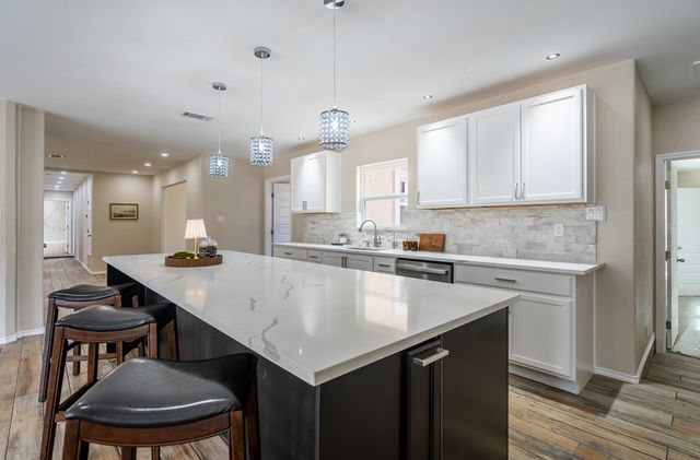 803 Sinclair Ave, Midland, TX 79705