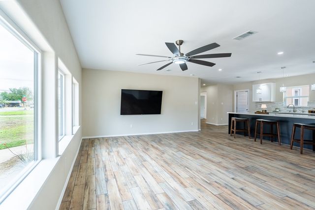 803 Sinclair Ave, Midland, TX 79705