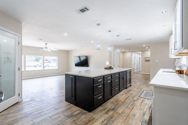 803 Sinclair Ave, Midland, TX 79705