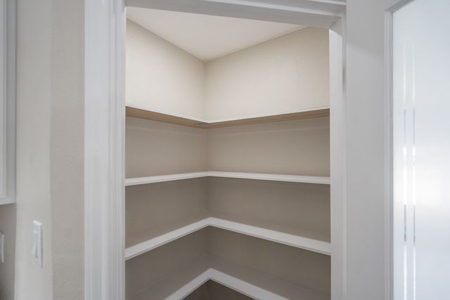 803 Sinclair Ave, Midland, TX 79705