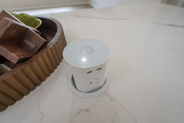 803 Sinclair Ave, Midland, TX 79705