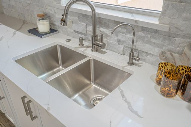 803 Sinclair Ave, Midland, TX 79705