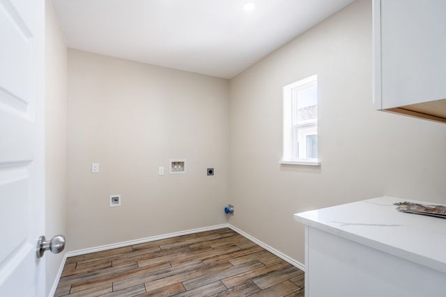 803 Sinclair Ave, Midland, TX 79705