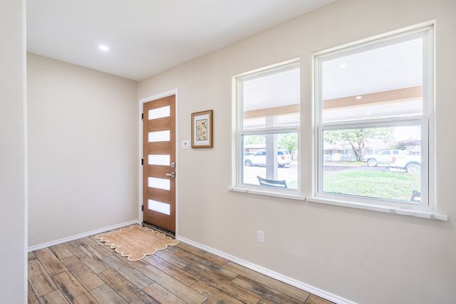 803 Sinclair Ave, Midland, TX 79705