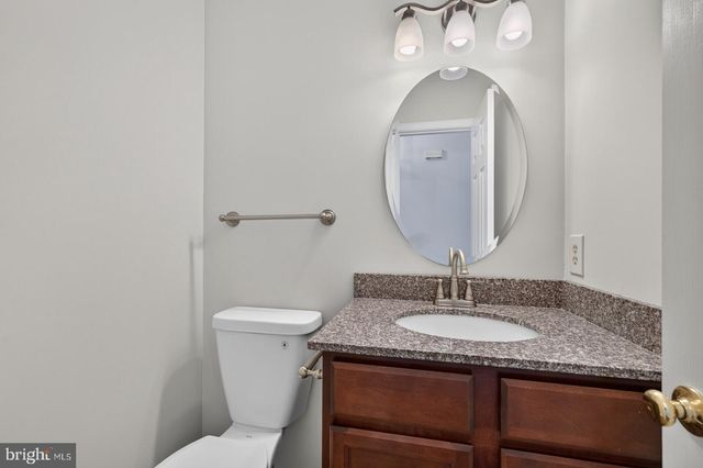811 CHATSWORTH DR, Accokeek, MD 20607