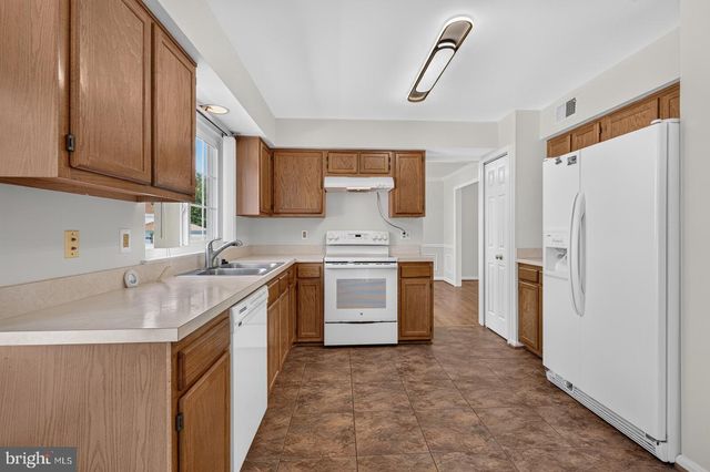 811 CHATSWORTH DR, Accokeek, MD 20607