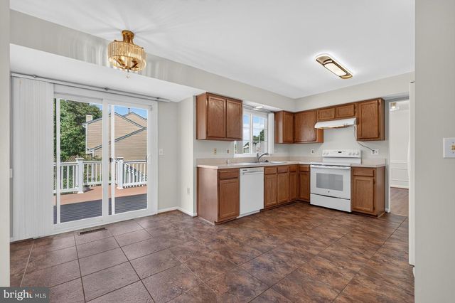 811 CHATSWORTH DR, Accokeek, MD 20607