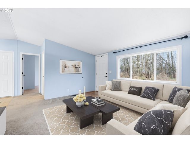 660 CREAMERY CREEK Ln, Molalla, OR 97038