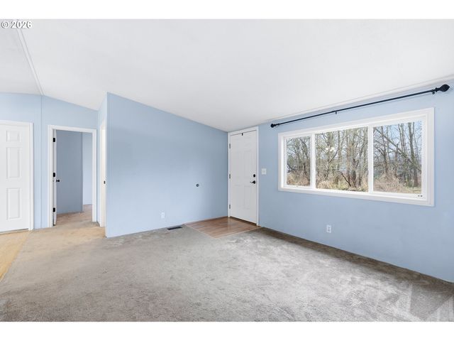 660 CREAMERY CREEK Ln, Molalla, OR 97038