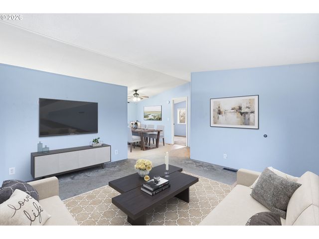 660 CREAMERY CREEK Ln, Molalla, OR 97038