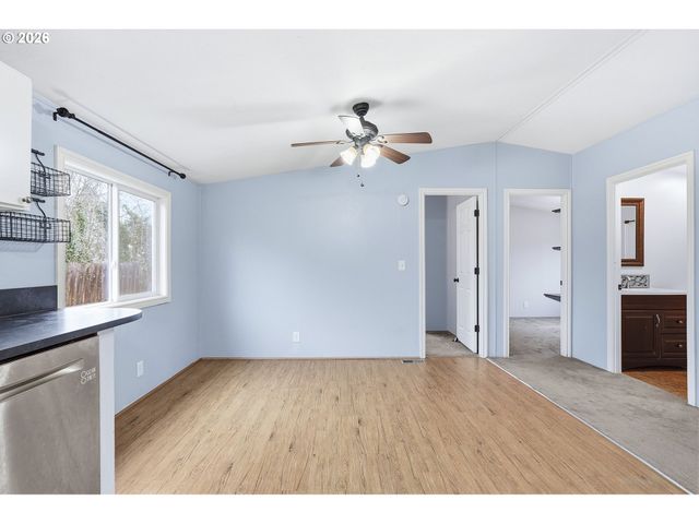 660 CREAMERY CREEK Ln, Molalla, OR 97038