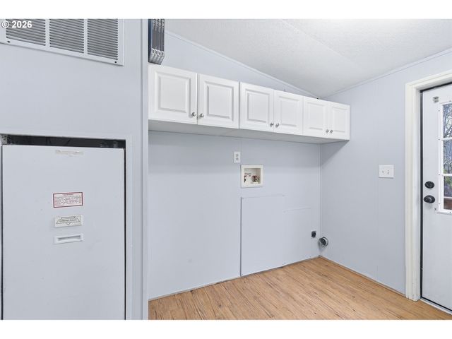 660 CREAMERY CREEK Ln, Molalla, OR 97038