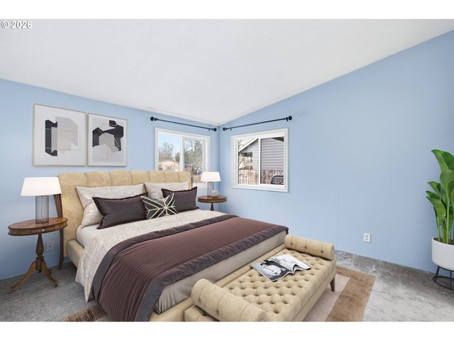 660 CREAMERY CREEK Ln, Molalla, OR 97038