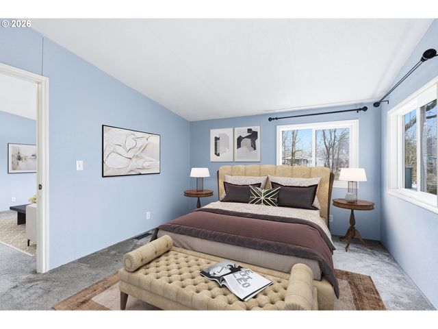 660 CREAMERY CREEK Ln, Molalla, OR 97038