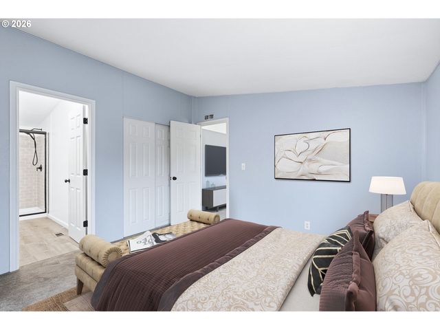 660 CREAMERY CREEK Ln, Molalla, OR 97038