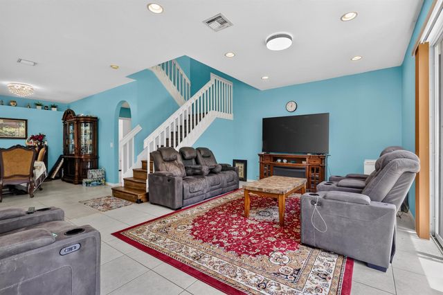 9080 Dupont Place, Wellington, FL 33414