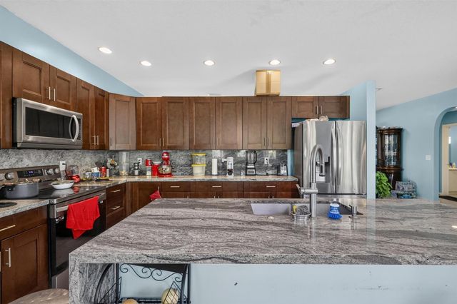 9080 Dupont Place, Wellington, FL 33414