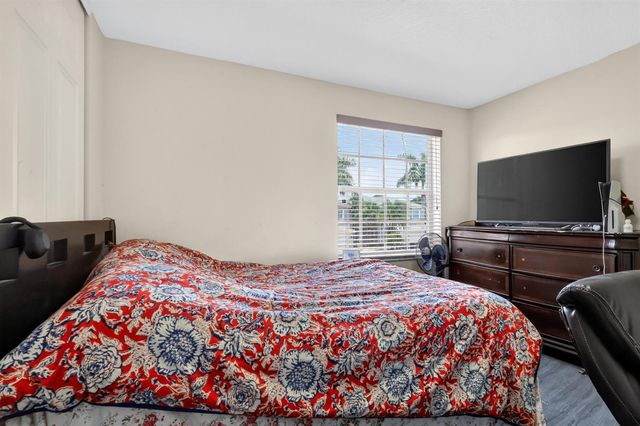 9080 Dupont Place, Wellington, FL 33414
