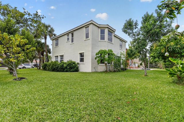 9080 Dupont Place, Wellington, FL 33414