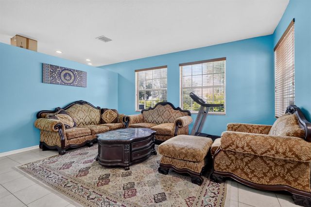 9080 Dupont Place, Wellington, FL 33414