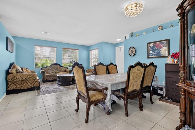 9080 Dupont Place, Wellington, FL 33414