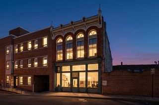 111 S AUGUSTA ST, Staunton, VA 24401